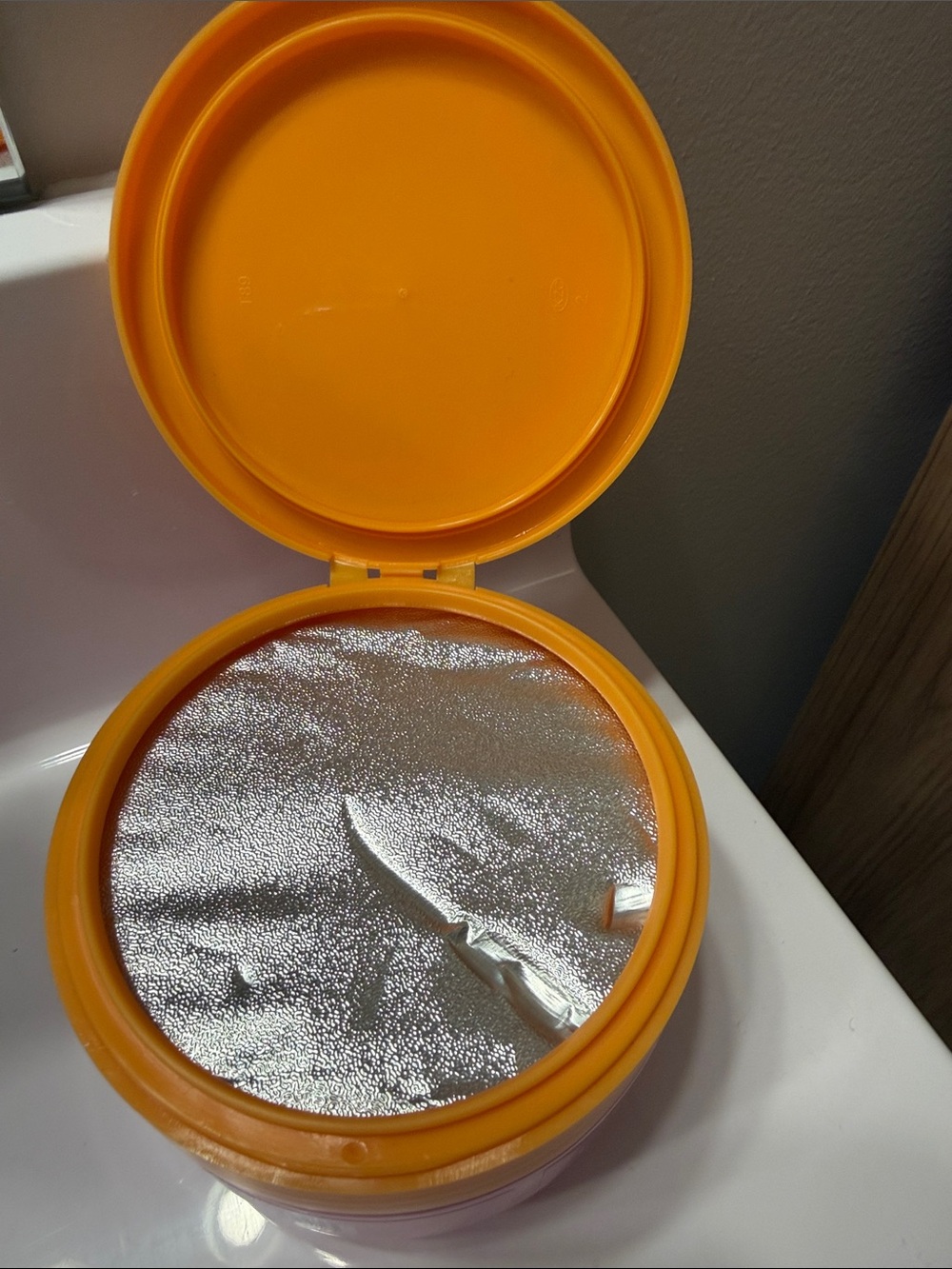 Tropical Scented Body Cream — Pink with Orange Lid - Picture 3 of 3